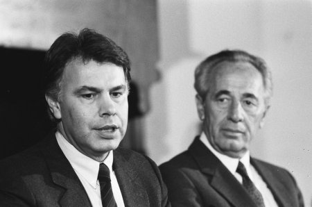 Felipe González y Shimon Peres, dirigente israelí y vice presidente de la Internacional Socialista.