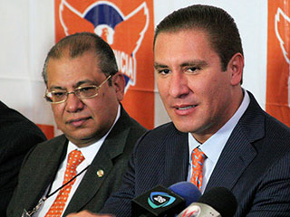 Maldonado, a la izquierda, presidente de Convergencia. Aquí, con Moreno-Valle.